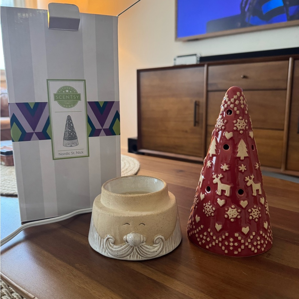 Scentsy Holiday Decor Red and Cream Tree Set